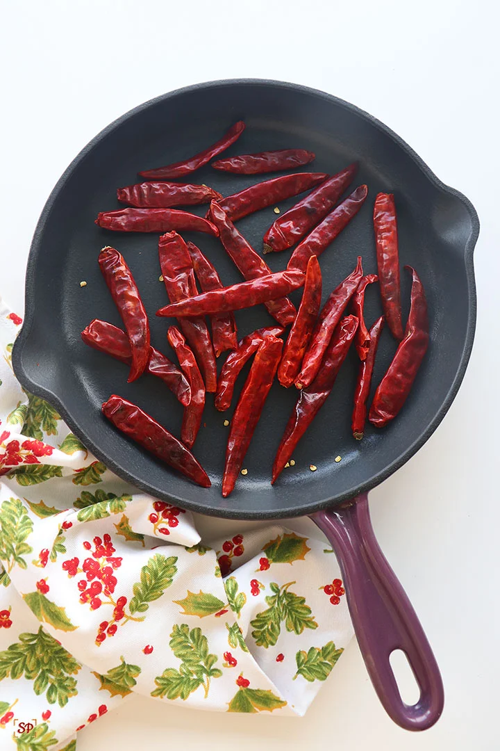 Making Red Chilli Powder at Home Using Pan-roasting Method